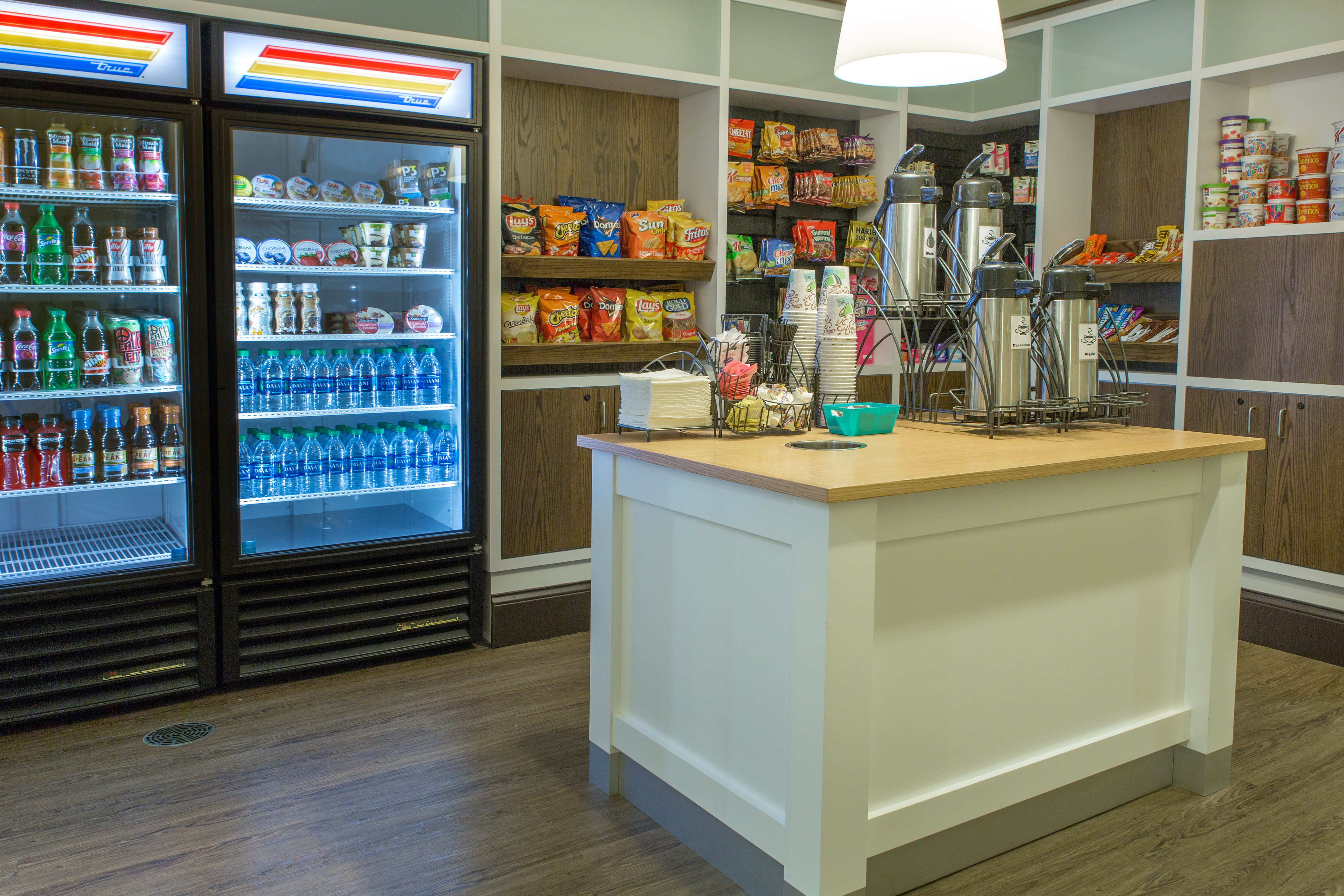 Holiday Inn Hotel Suites Bloomington Airport 5/50