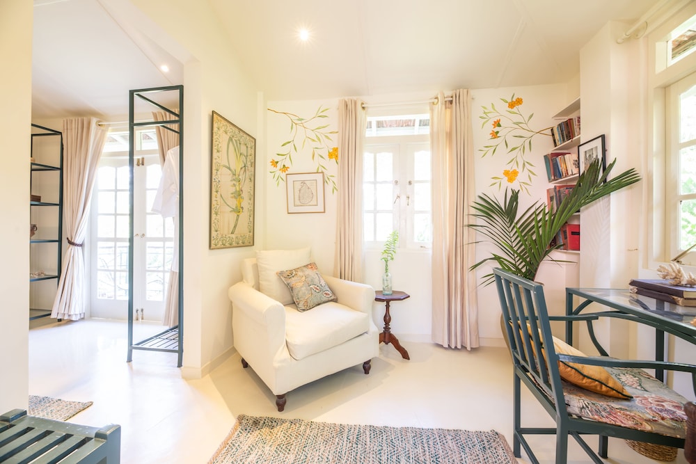 The Sun House 23/45