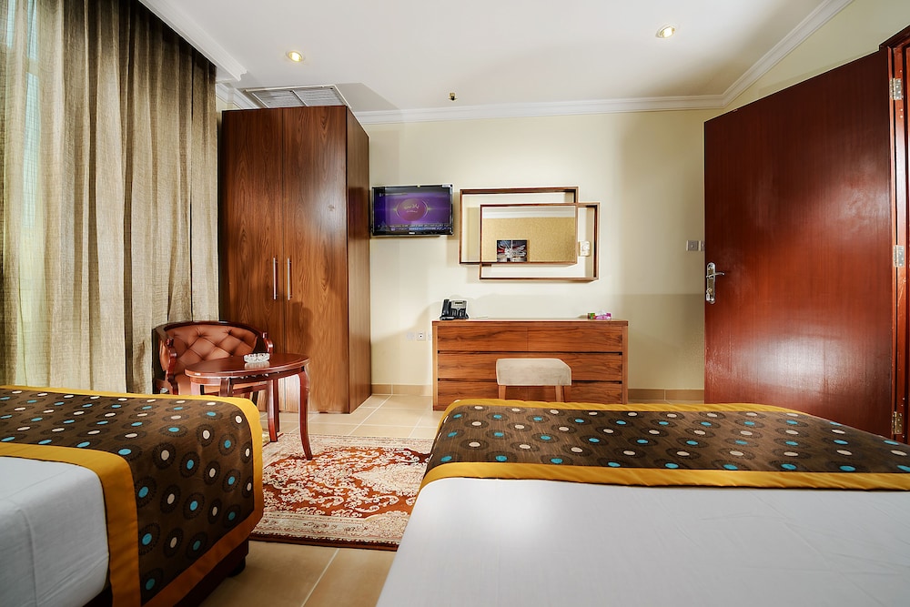 Bravo Royal Hotel Suites 10/43