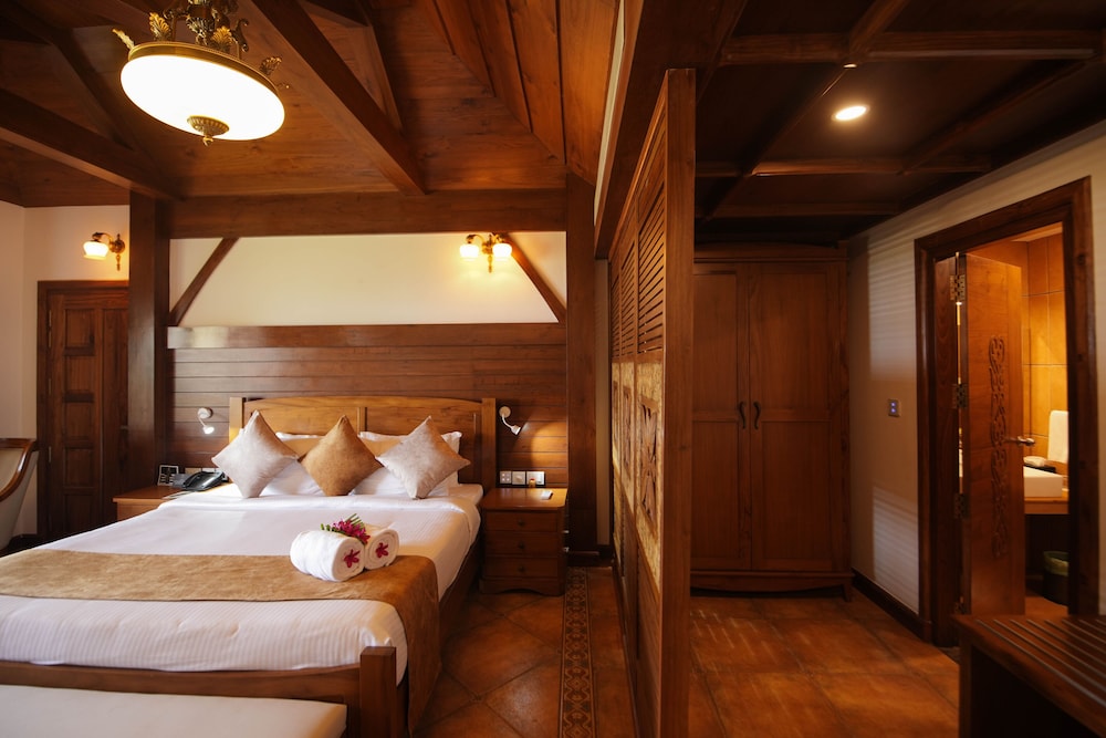 Gokulam Grand Resort and Spa Kumarakom 12/50
