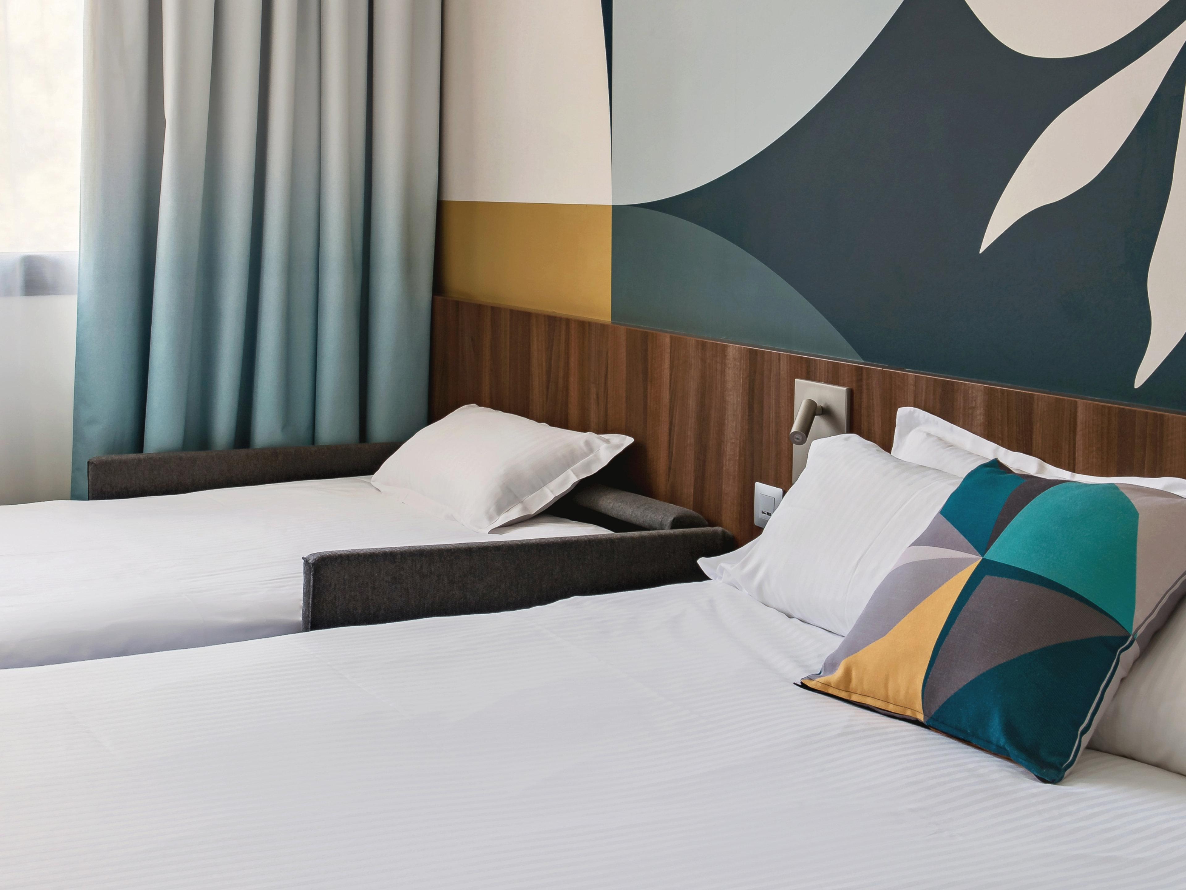 Holiday inn Marseille Airport (Ex Golden Tulip) 28/81