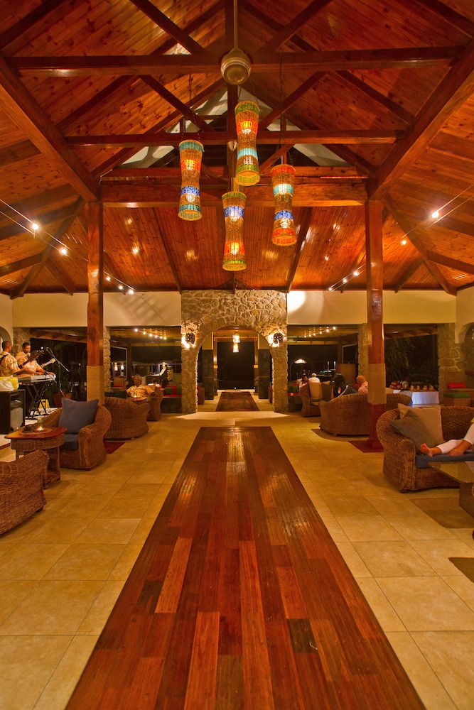 Coco de Mer Hotel and Black Parrot Suites 35/79