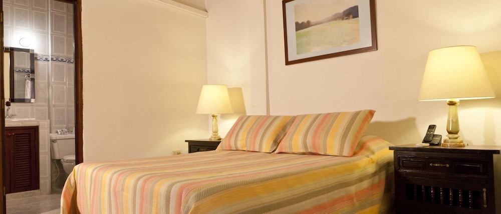 Hotel Stein Colonial 24/71