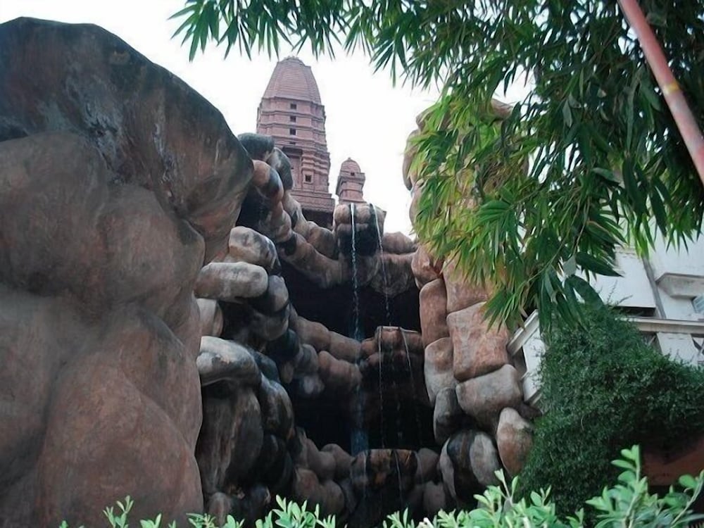 Ananda Krishna Van 25/30