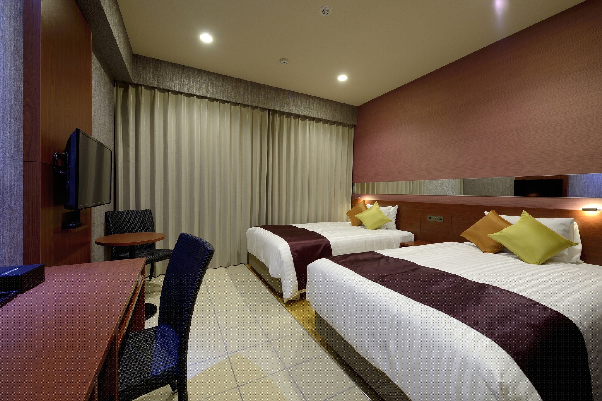 SEMI ROOM, 2 SEMI DOUBLE BEDS, PATIO, MAIN TOWER