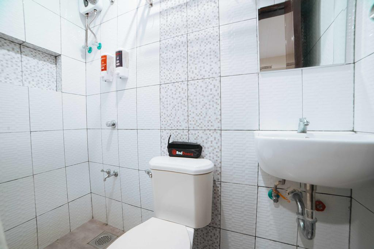 Reddoorz, Double Bed، RedDoorz @ Traveler's Inn Bajada Davao 3/4