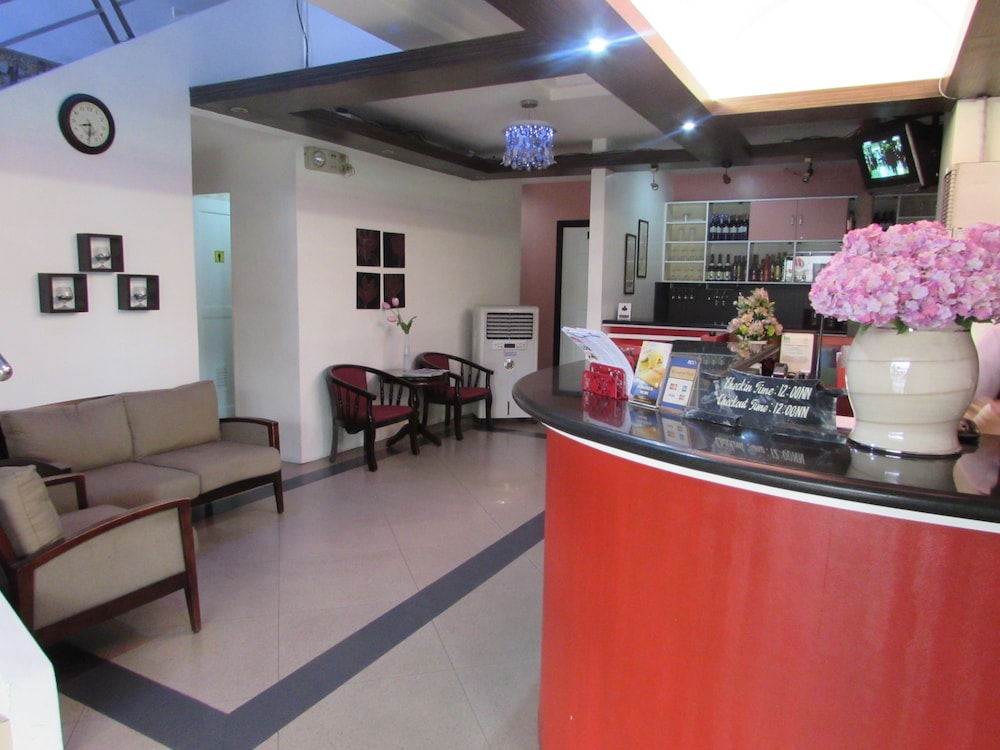 Oyster Plaza Hotel 35/37