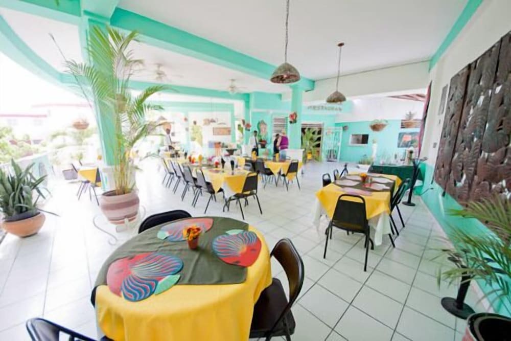 Habitation Hatt Hotel 24/36