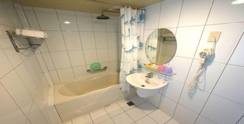 Fuchia Hotel 34/40
