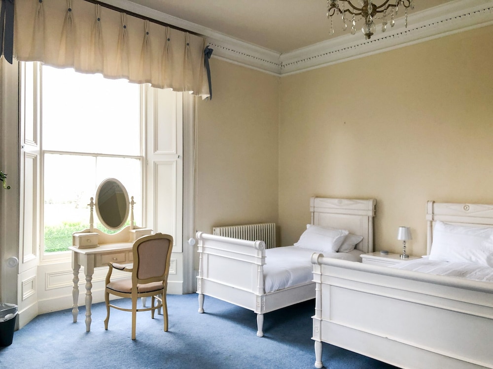 Netley Hall 21/50