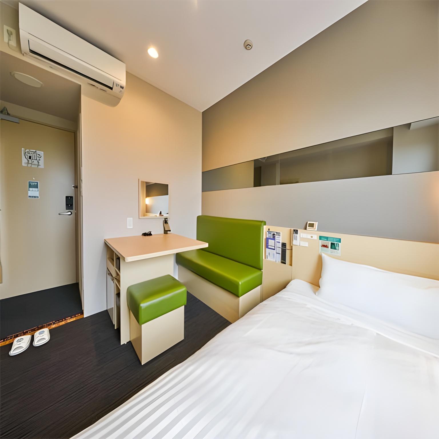 Semi Room, Extra, Deluxe, Semi Double Bed, Smoking