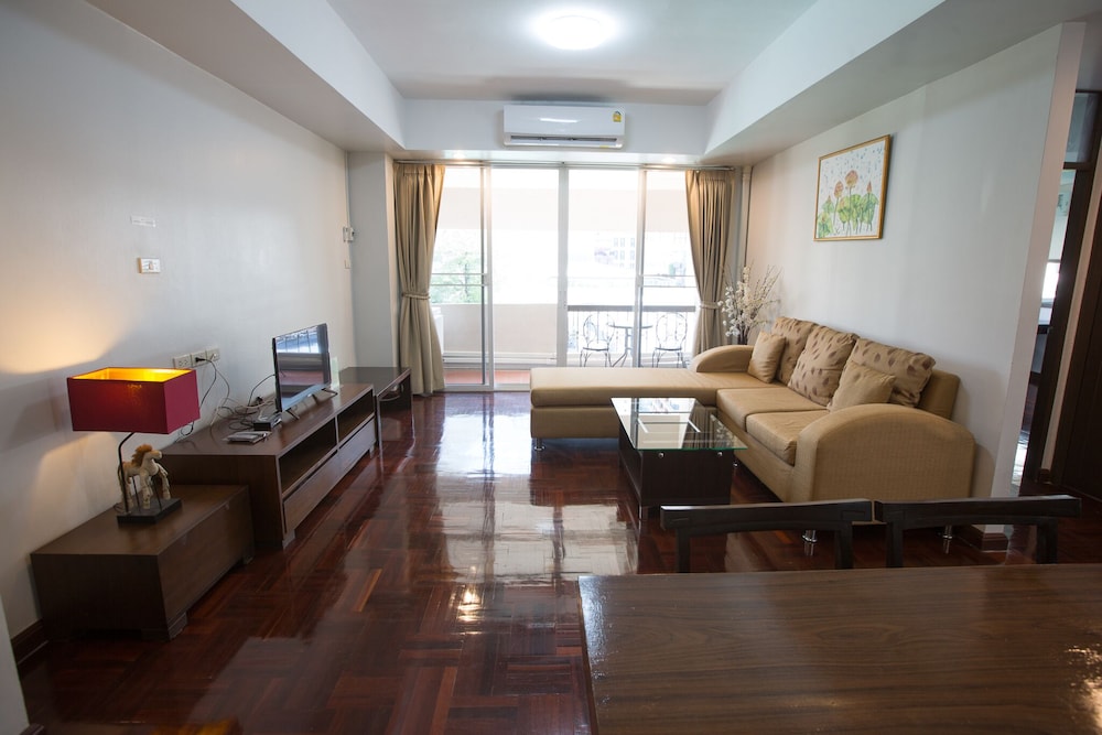 Le Vanvarothai Saladaeng Residence 30/50