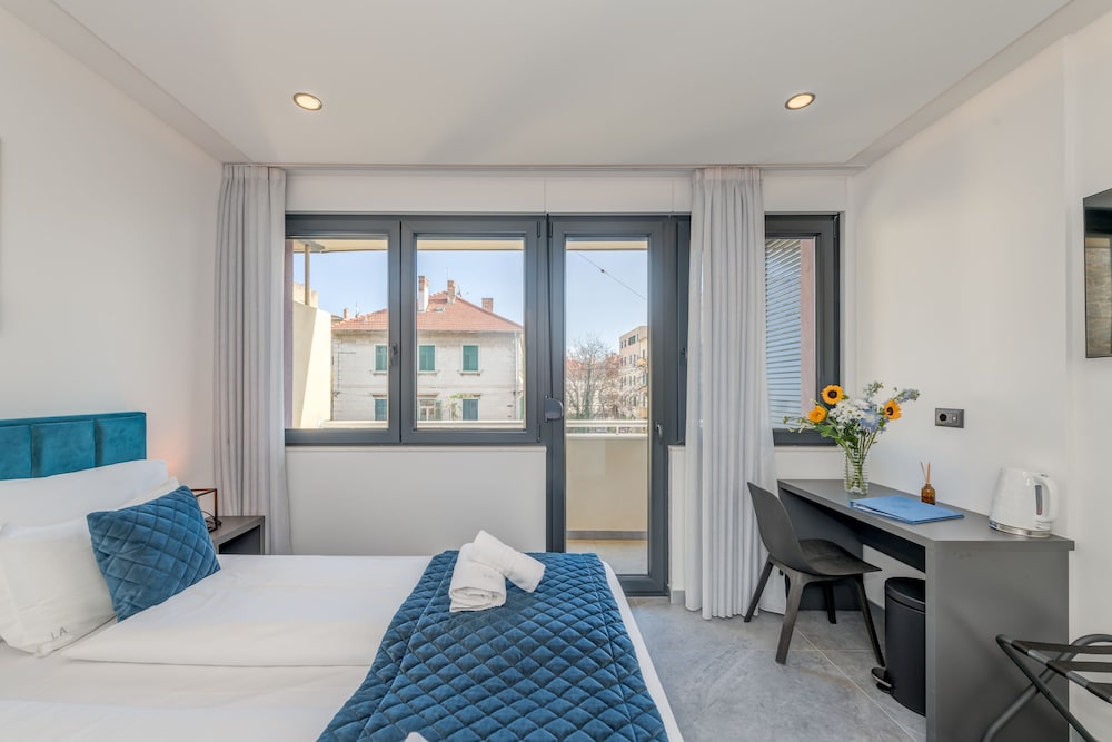 Lichia Amia Luxe Rooms 14/21