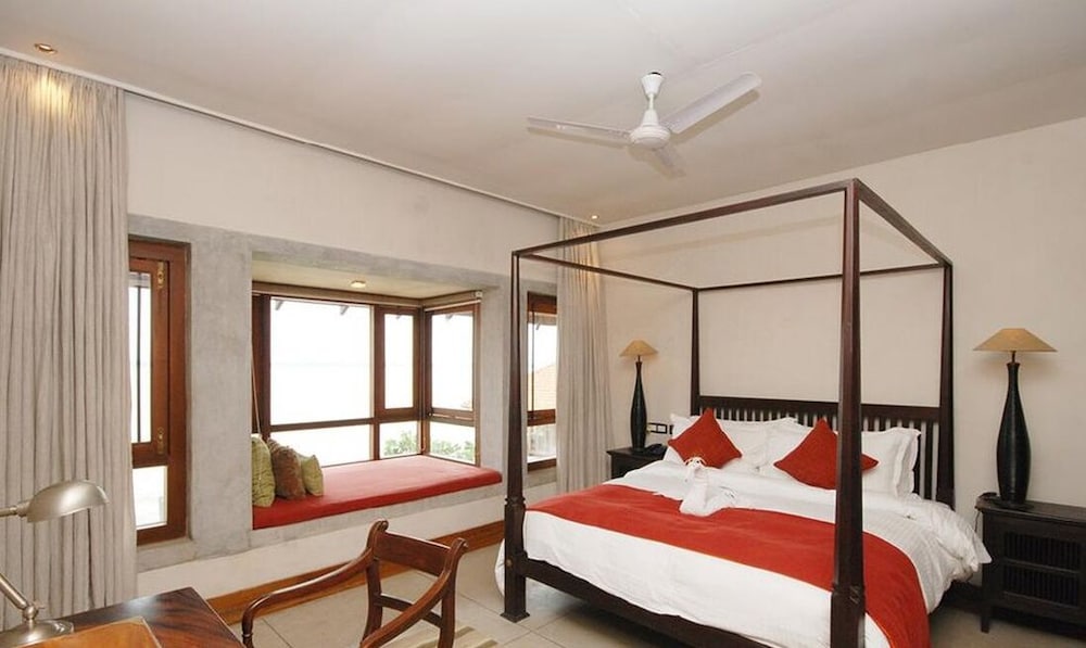 Taj Ganga Kutir Resort & Spa, Raichak 14/50