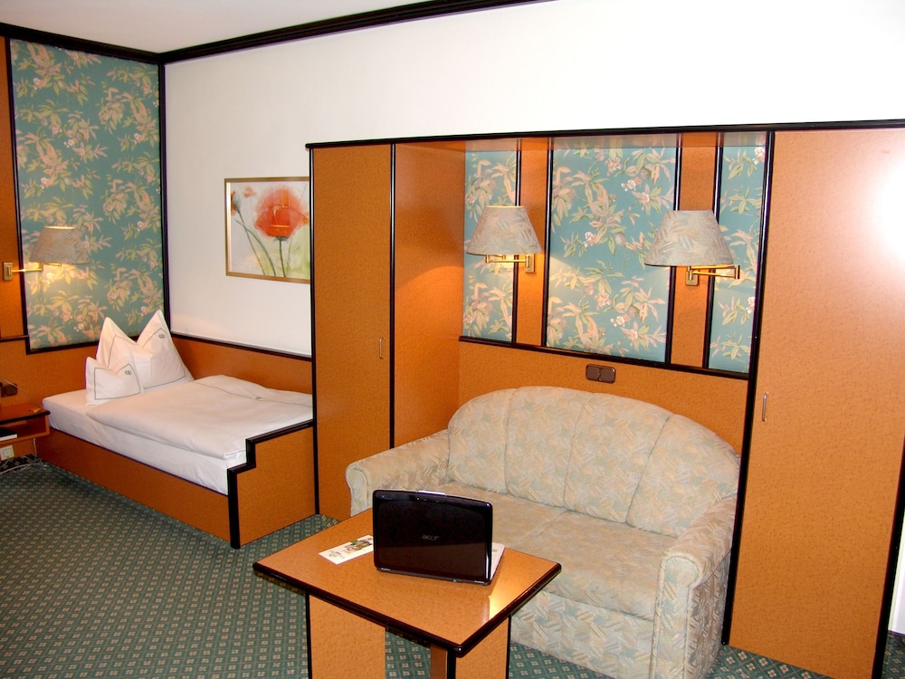 HOTEL COELLNER HOF 9/24