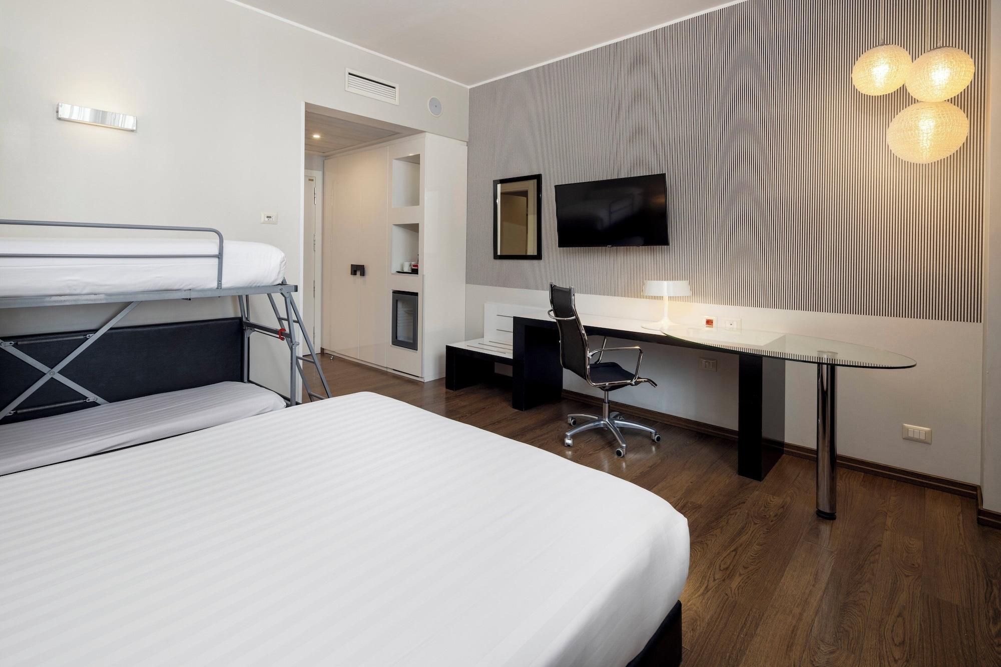 Standard, Multiple Beds