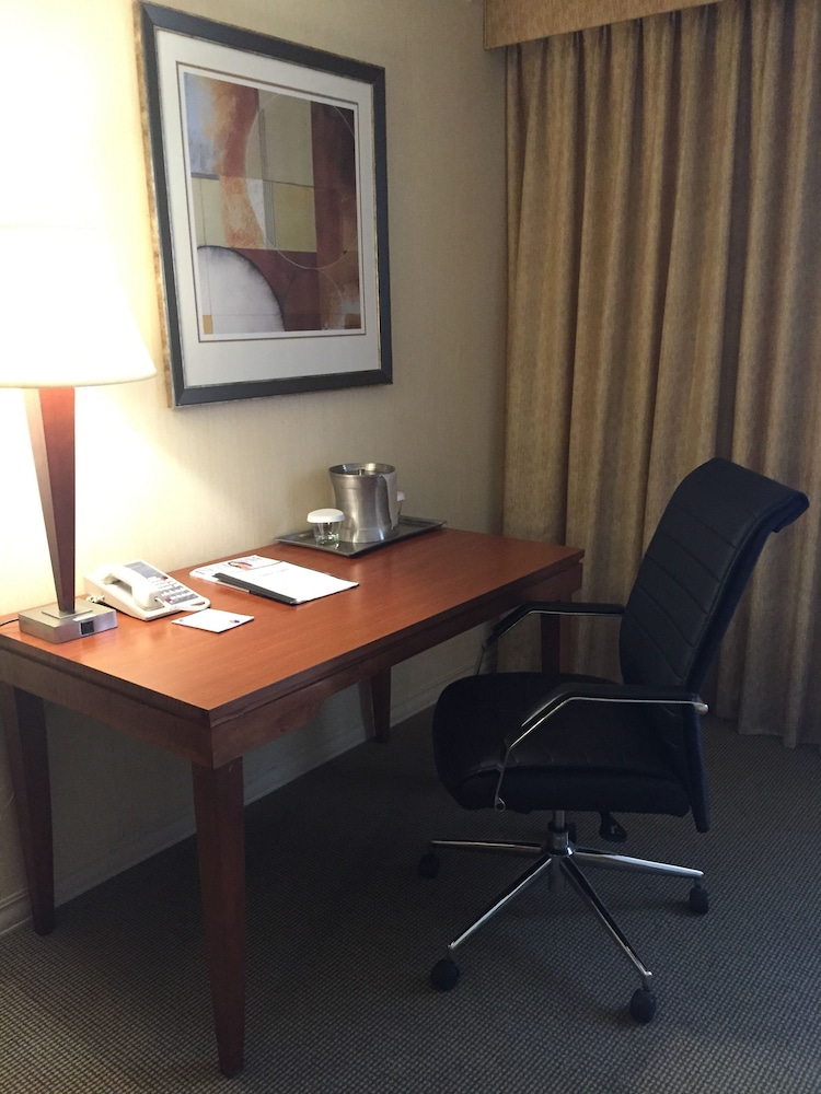 Ontario Airport Hotel And Conference Center 46/61