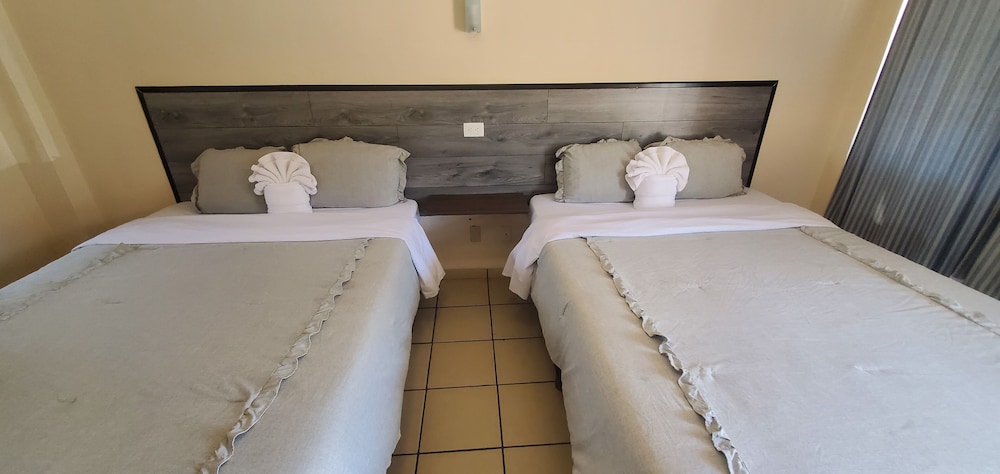 Hotel Golf Tijuana 8/23