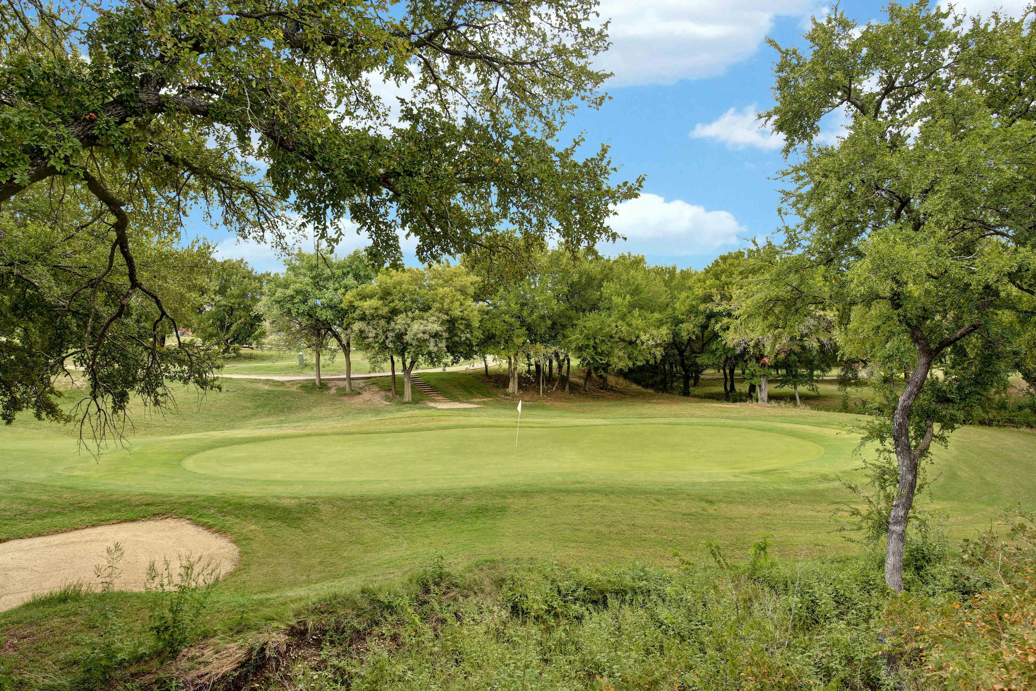 Dallas/Fort Worth Marriott Hotel & Golf Club at Champions Circle 30/33