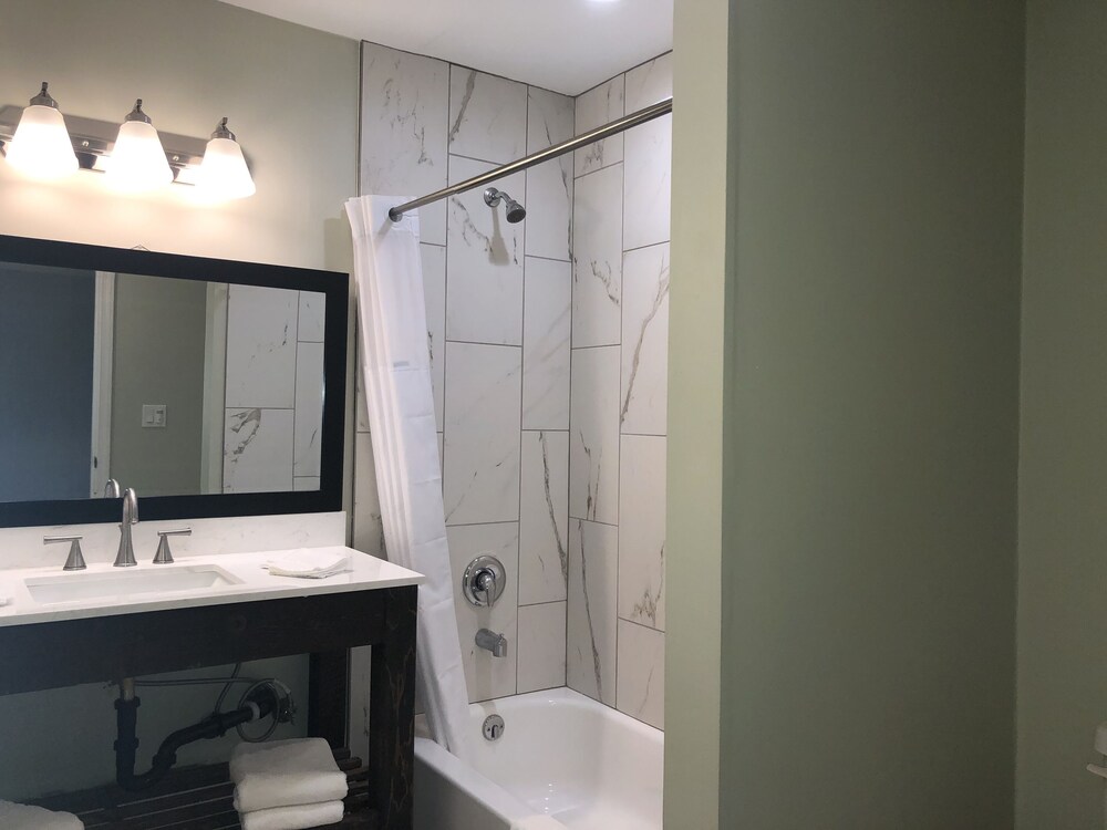 Hotel Elevation 42/45