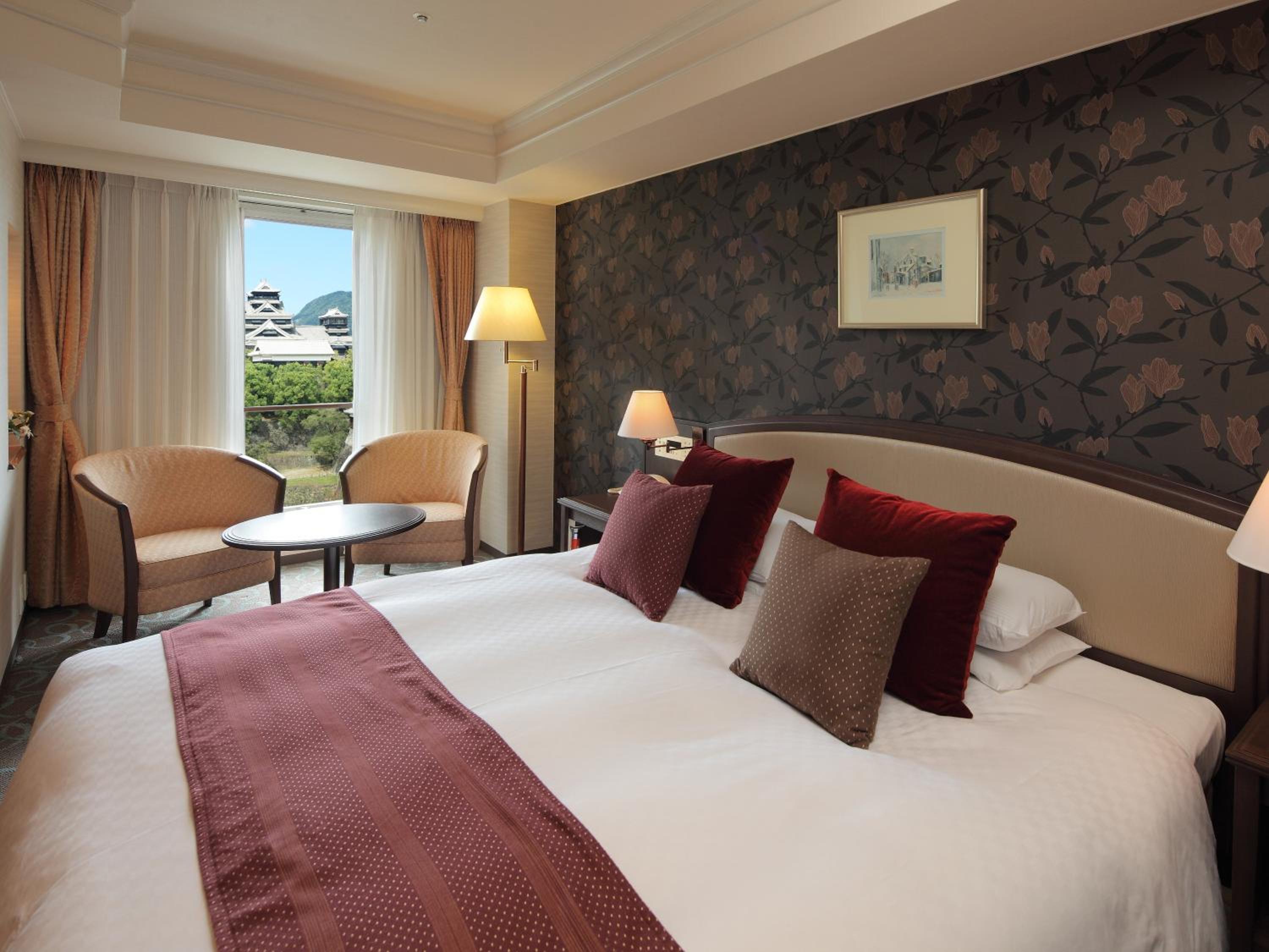 Room, King Bed, Castle View