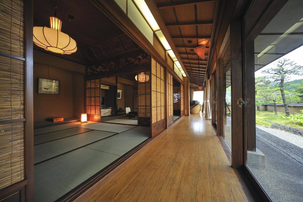 Tsukioka Hotel 44/61