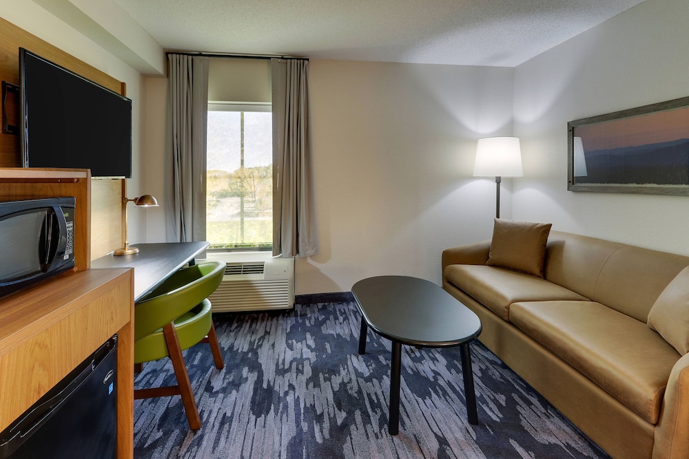Fairfield Inn & Suites by Marriott Southport 33/45