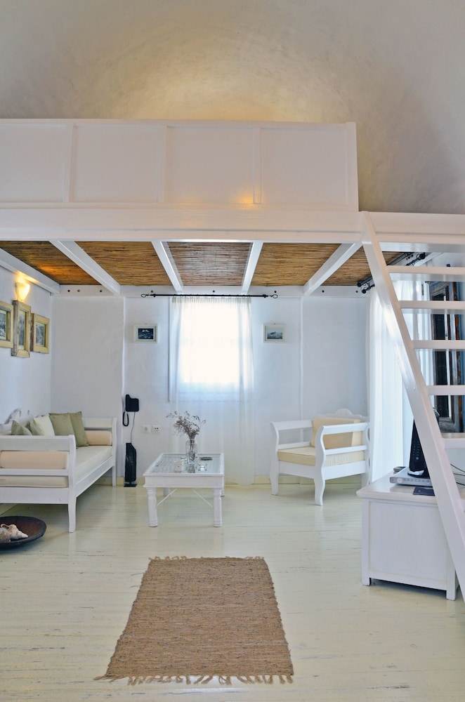 Tholaria Boutique Hotel 24/50