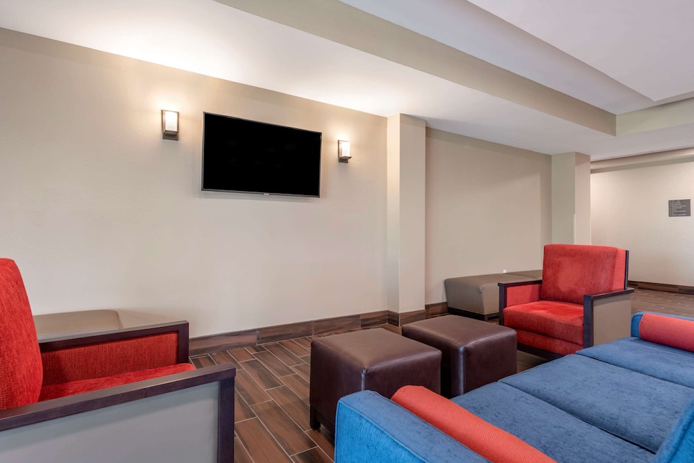 Comfort Suites Daytona Beach-Speedway 21/35