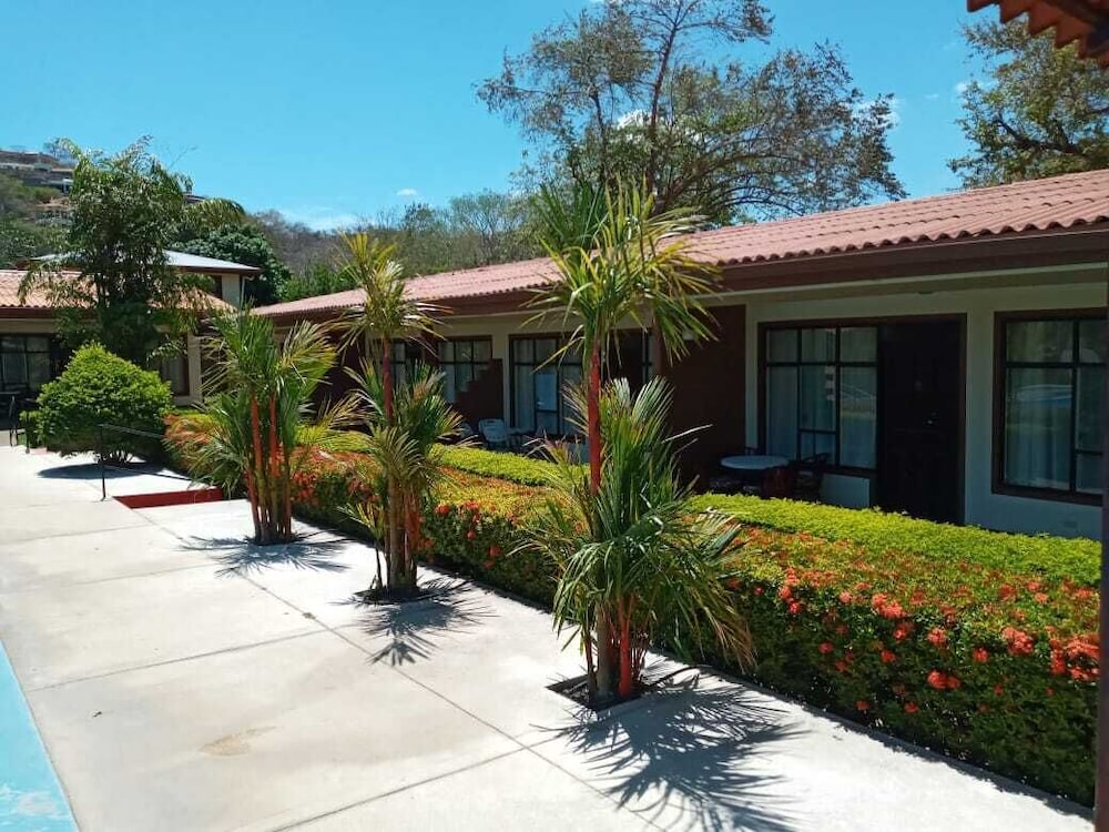 Hotel And Villas Huetares 5/50