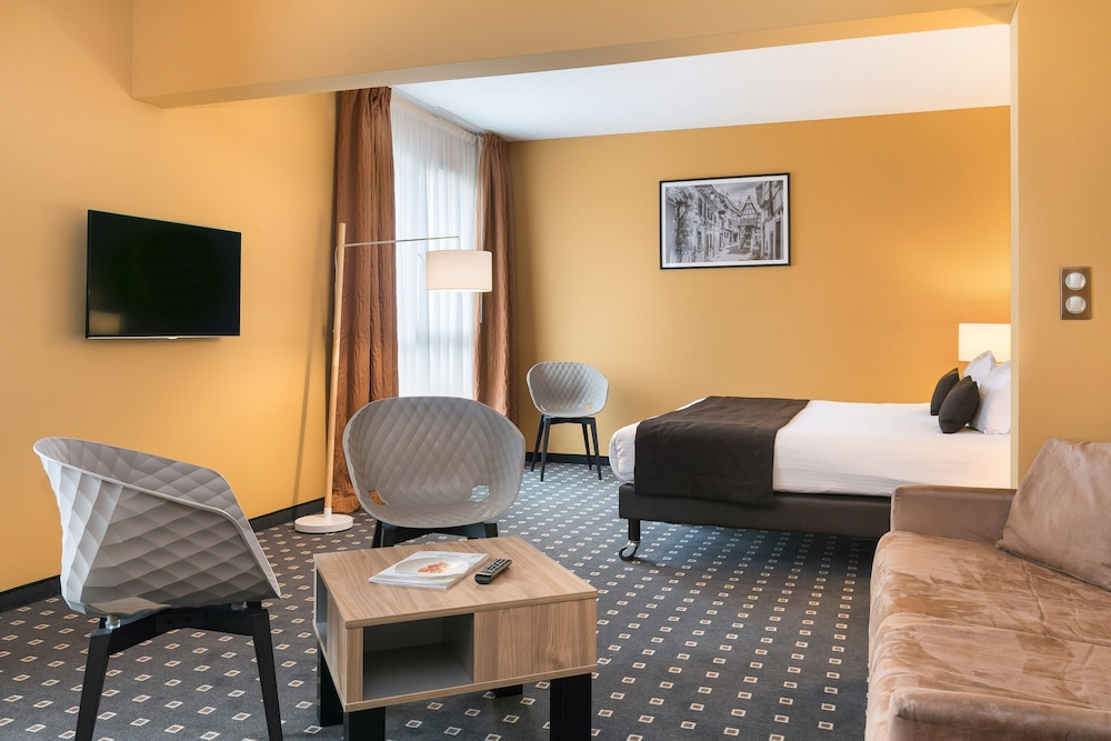 7 HOTEL AND FITNESS 32/72