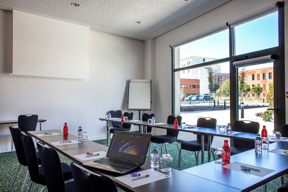 HOLIDAY INN EXPRESS MONTPELLIER-ODYSSEUM 57/71
