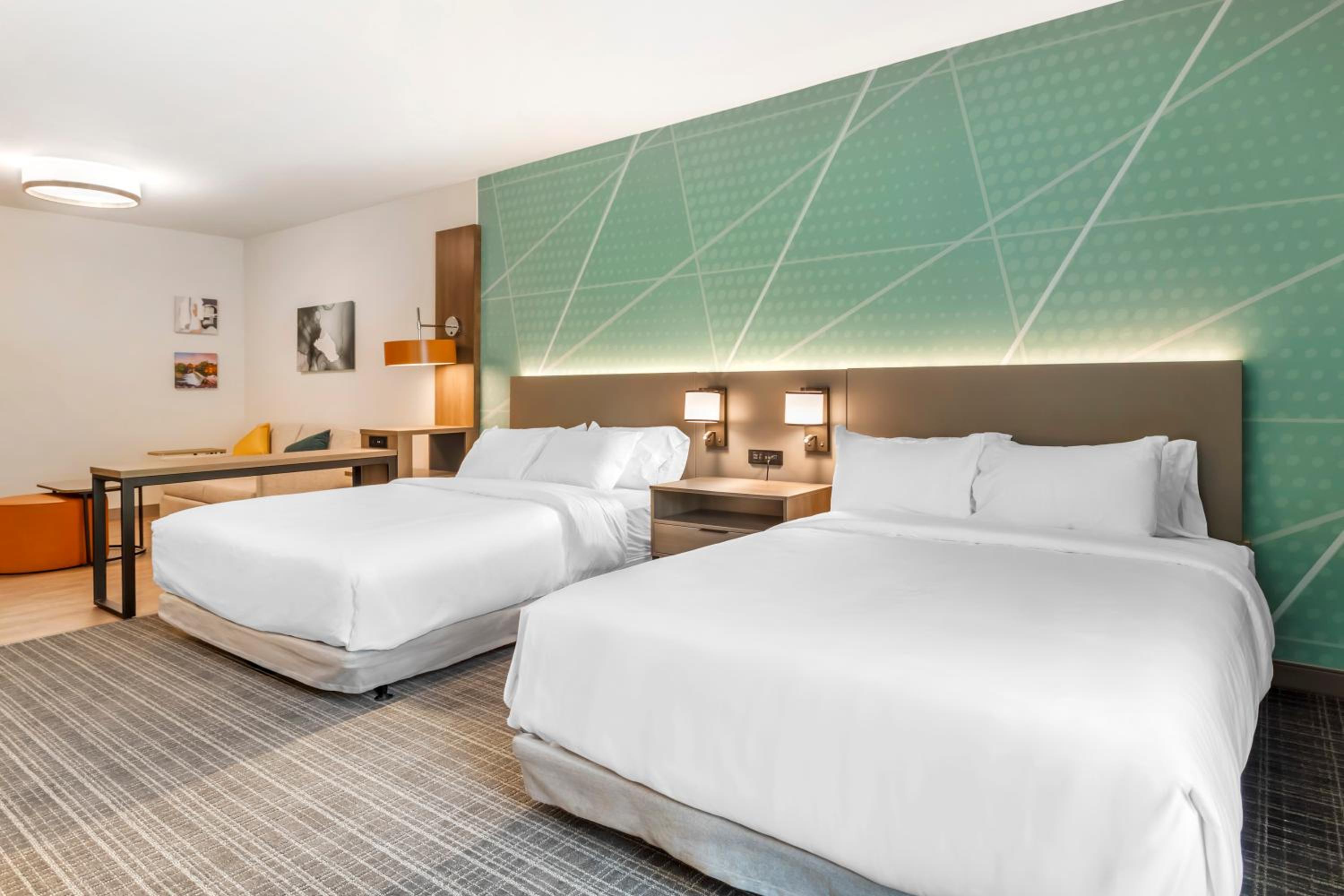 SUITE, 2 QUEEN BEDS, ACCESSIBLE