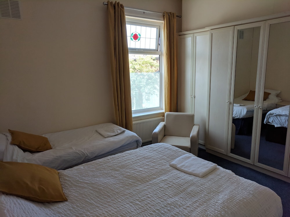 Fern Lodge 2/33