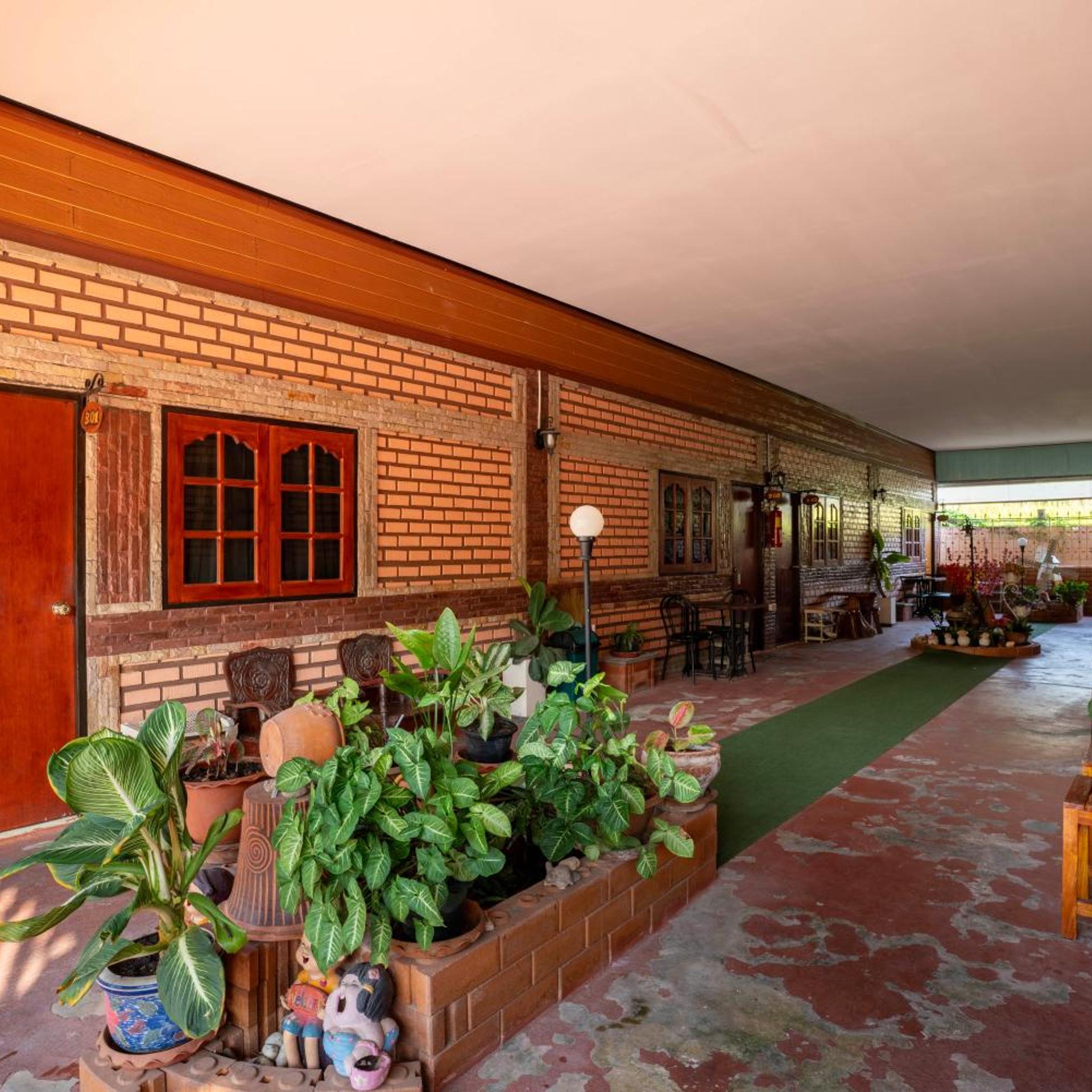 Phumthadarommanee Resort 40/43