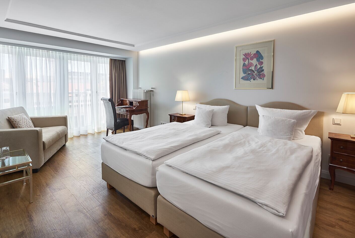 ROOM, TRIPLE