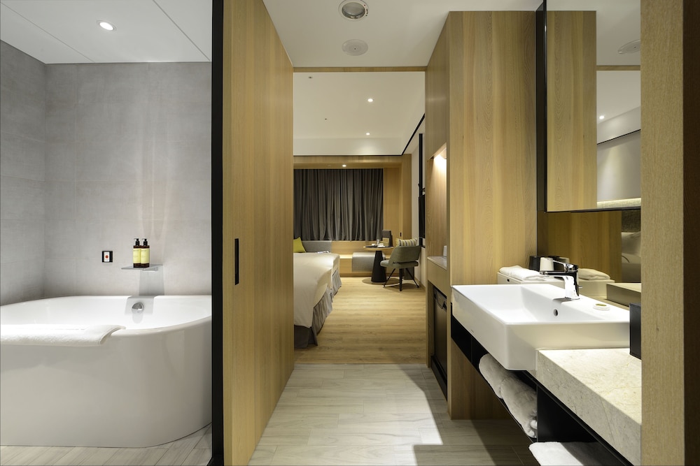 Evergreen Palace Hotel Chiayi 50/50