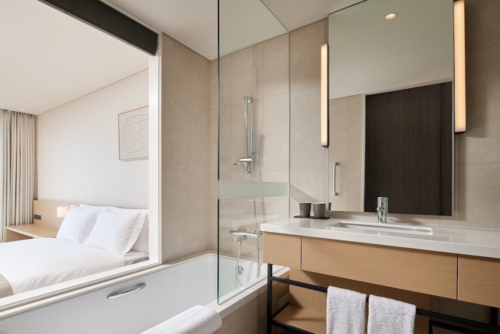 Bunker, Deluxe, Double and Bunk Bed, Ocean View، Shilla Stay Plus Iho Tewoo Ocean Front 2/2