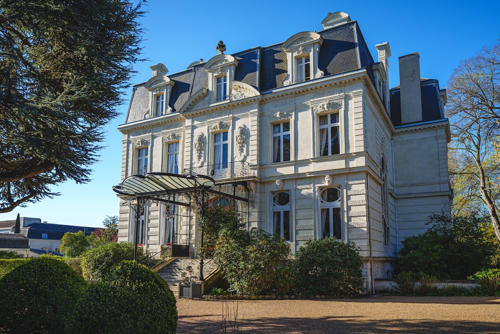 Chateau de Verrieres 3/52