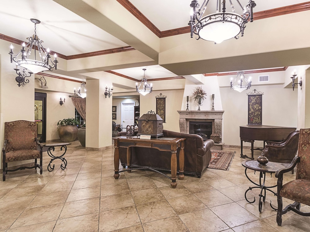 La Quinta Inn & Suites by Wyndham Trinidad 55/61