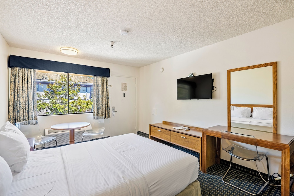 Downtown SLO Inn 31/60
