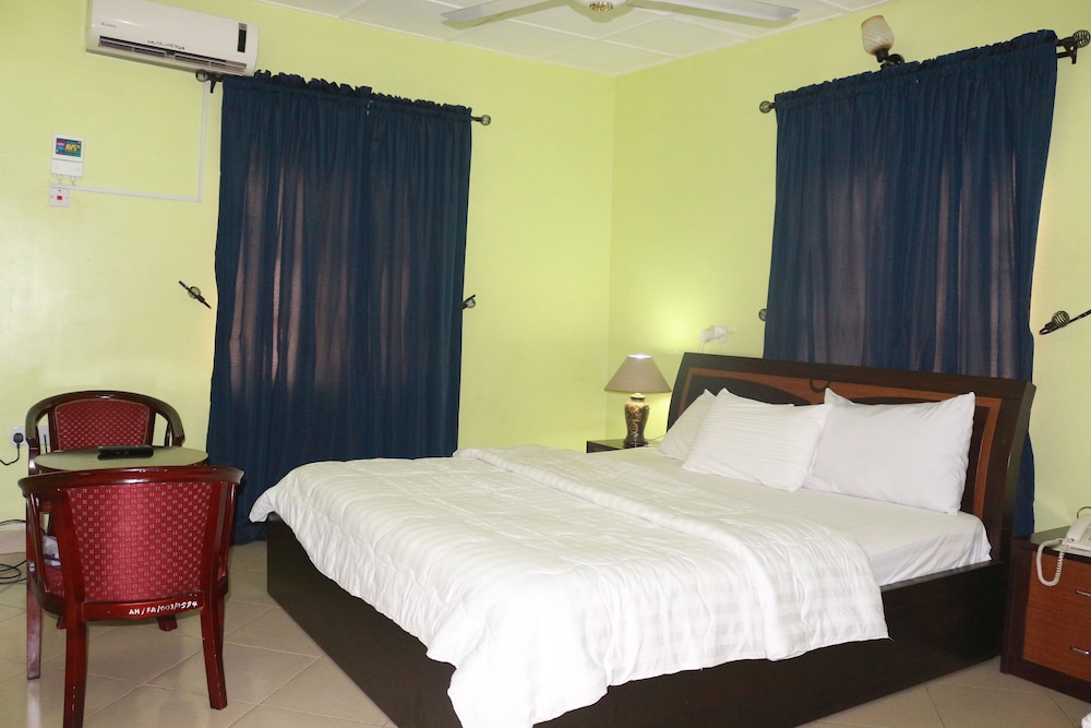 Ann's Haven Hotel & Suites 4/19