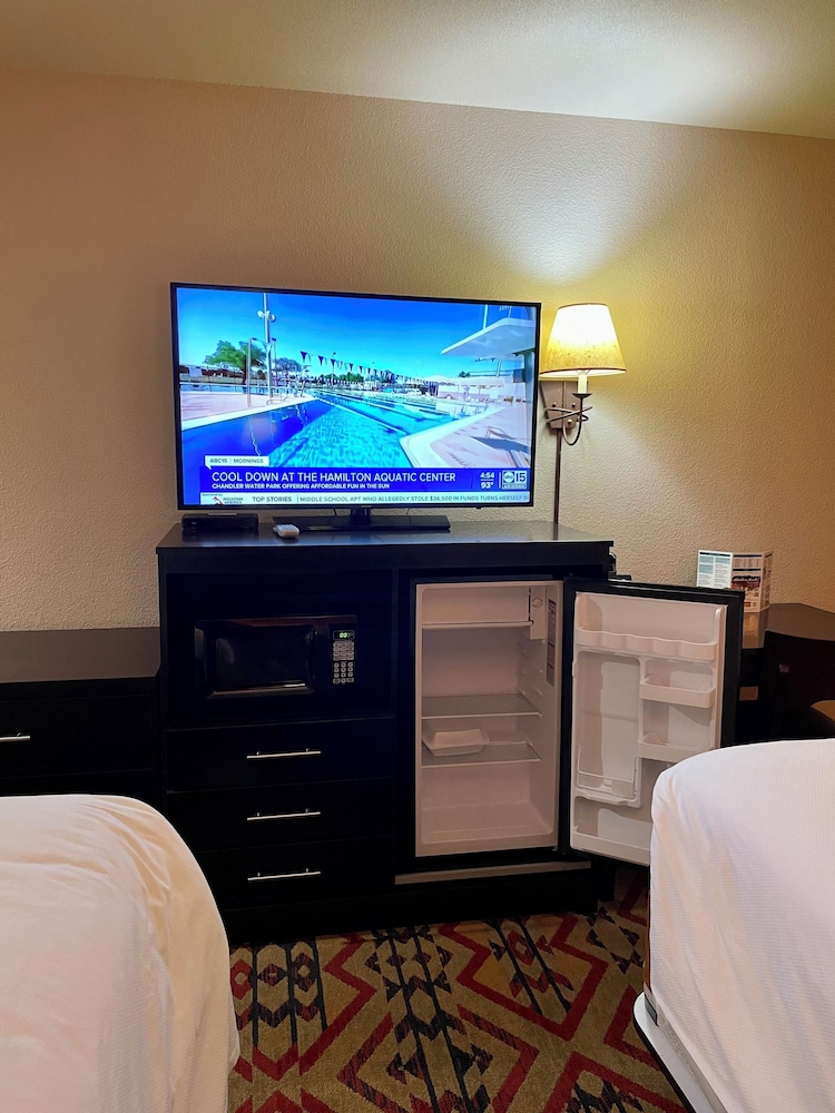 Hualapai Lodge 18/24