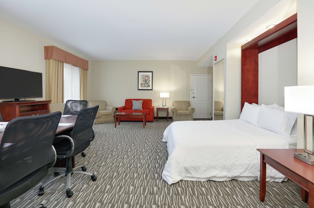 Hampton Inn & Suites Southern Pines-Pinehurst 19/42