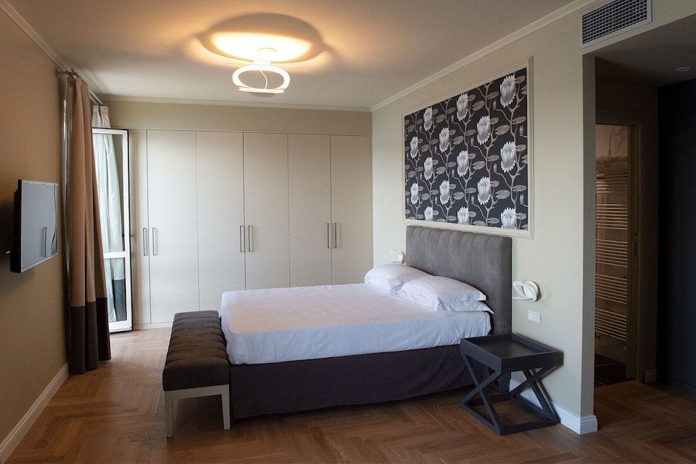 Hotel Villa Paradiso 8/30