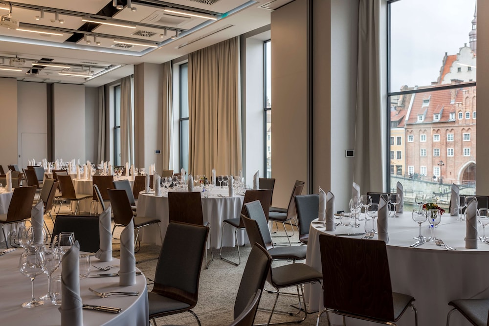 Radisson Hotel And Suites Gdansk 69/75