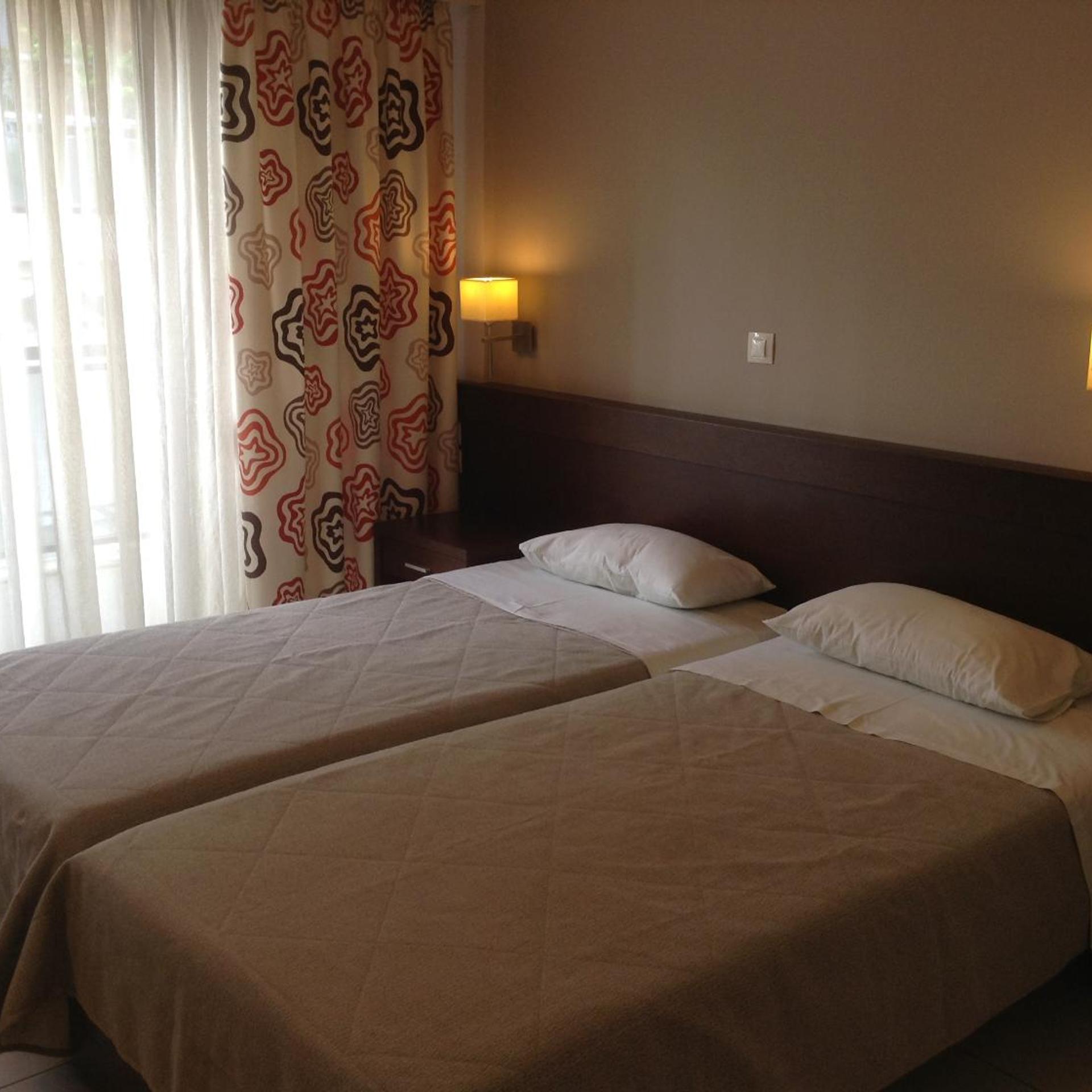 Electra Hotel 10/51
