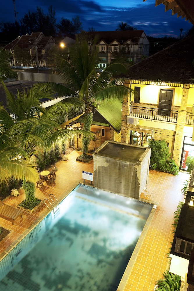 Motive Cottage Resort 59/65