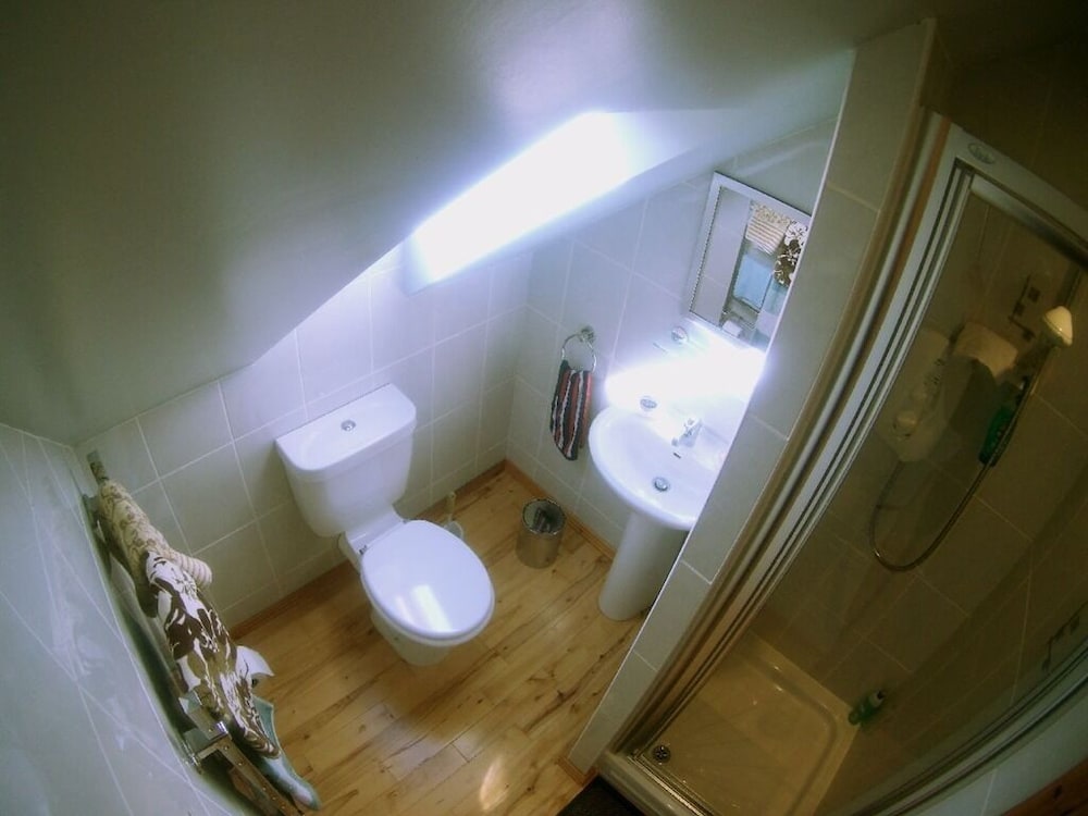 Clifton Cottage 18/57