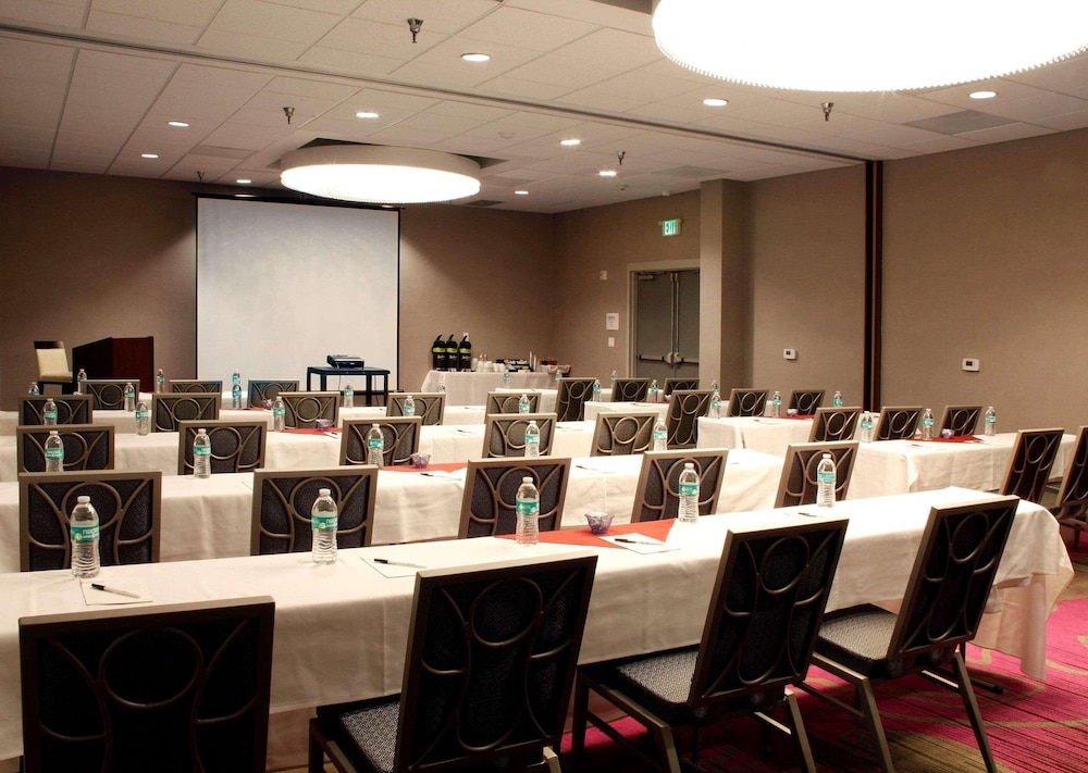 Radisson Hotel Oakland Airport 49/63